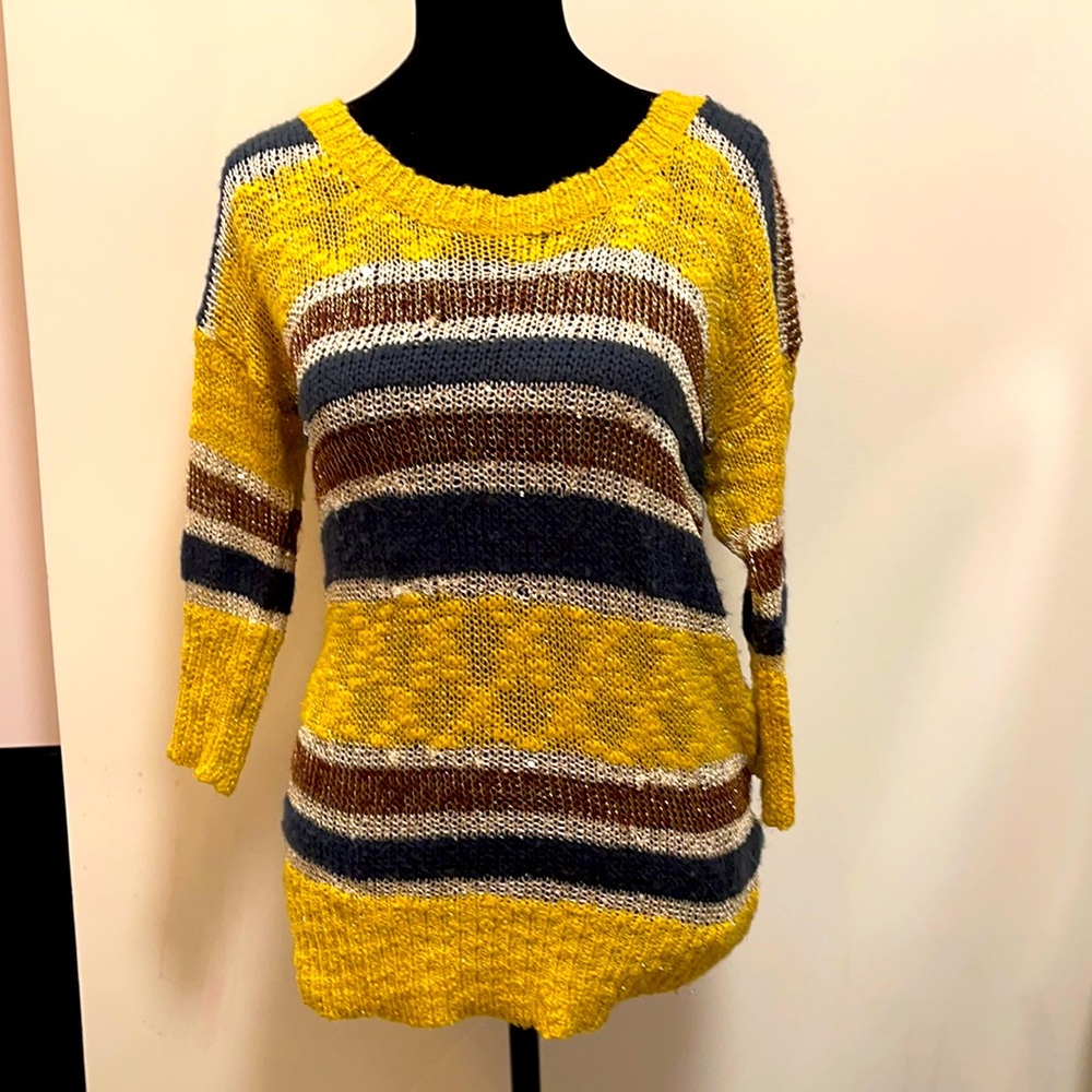 Light weight sweater